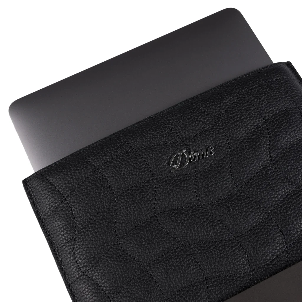 Dime - Quilted Laptop Case - Image 2